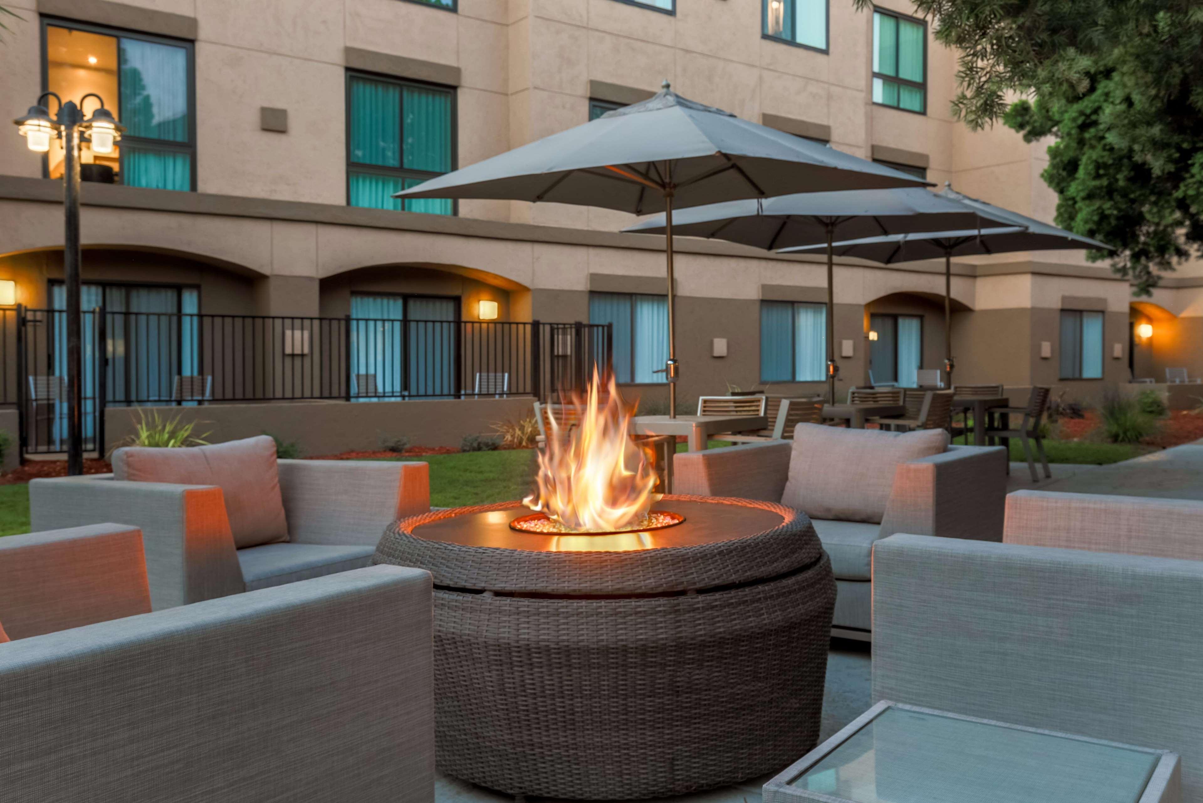 Doubletree Suites By Hilton Hotel Sacramento - Ранчо-Кордова Екстер'єр фото