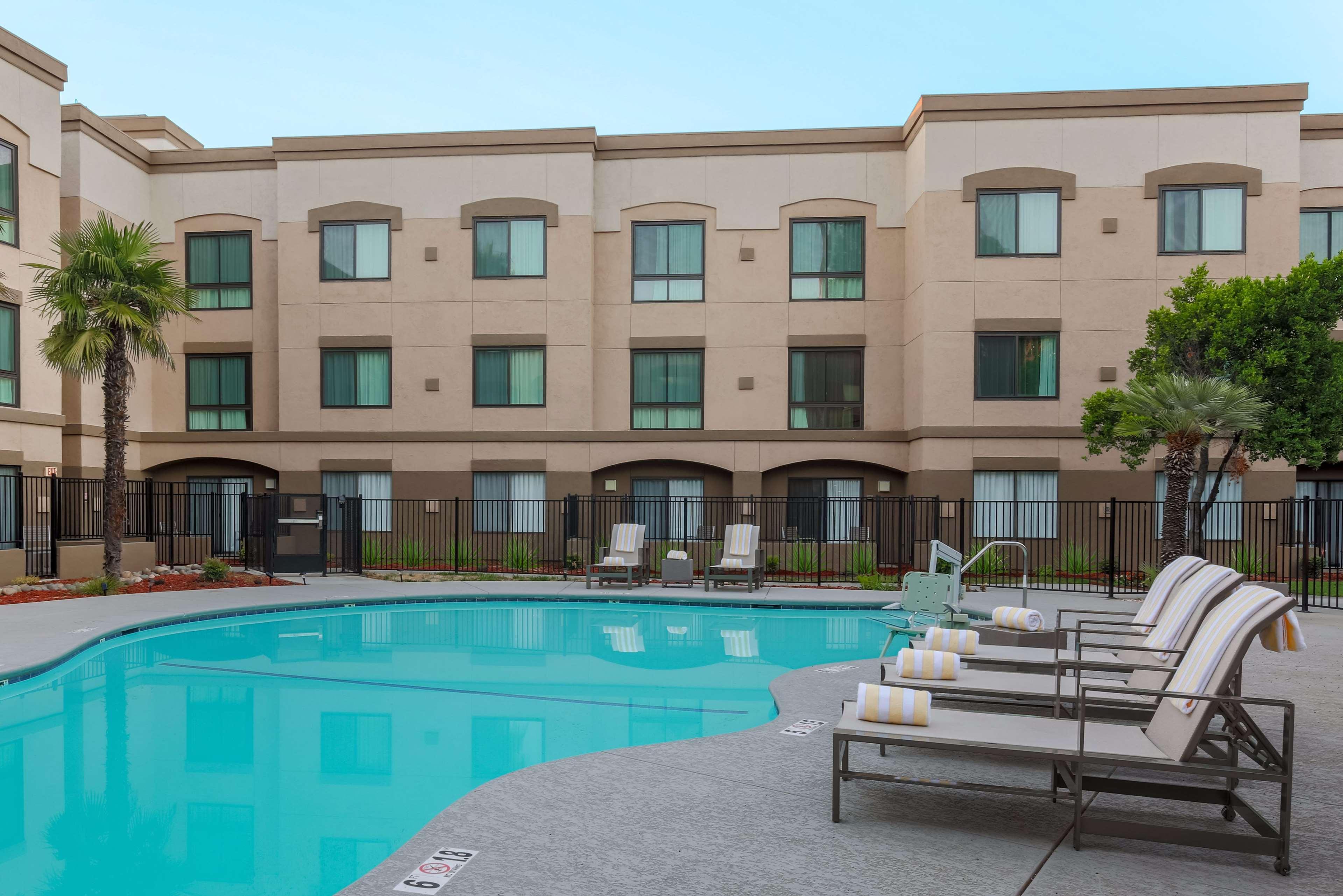 Doubletree Suites By Hilton Hotel Sacramento - Ранчо-Кордова Екстер'єр фото